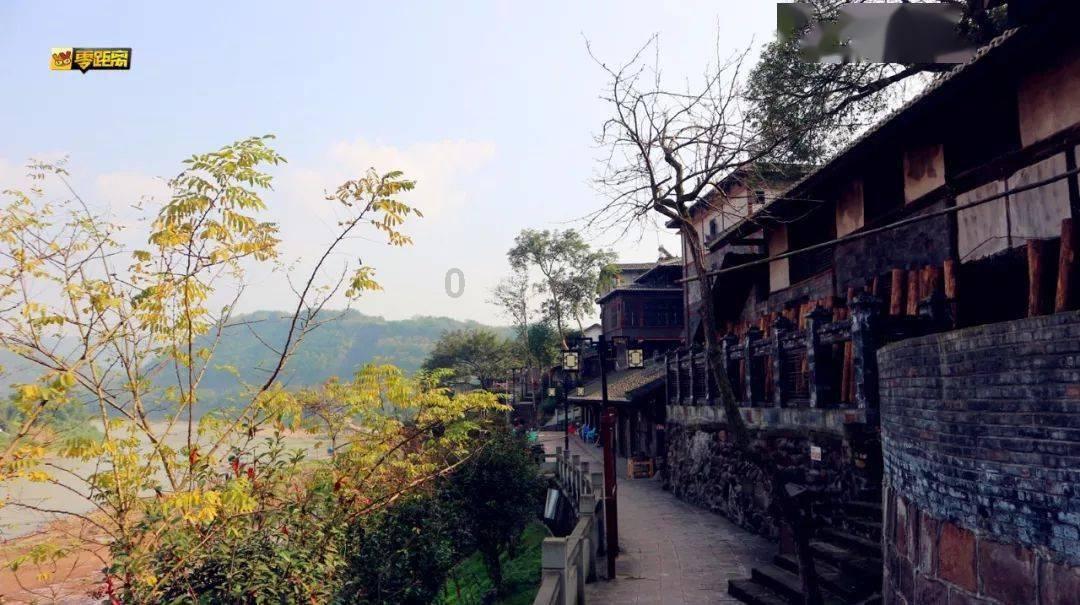 襄阳东大肛肠医院怎样大便总粘马桶是身体出了问题吗？